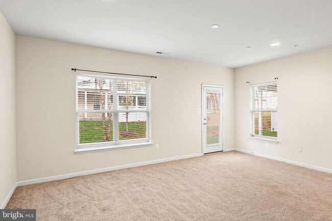 Photo - 214 Tanner Ln