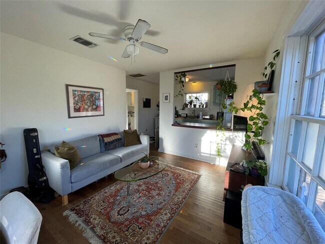 Photo - 803 W Gibson St