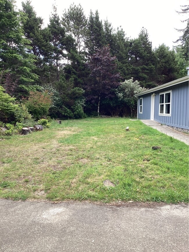 Photo - 330 SW Newton Dr
