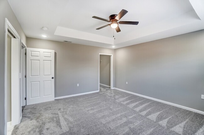 Photo - 664 Hollar Dr