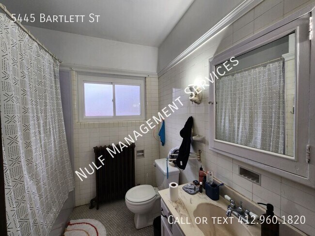 Photo - 5445 Bartlett St