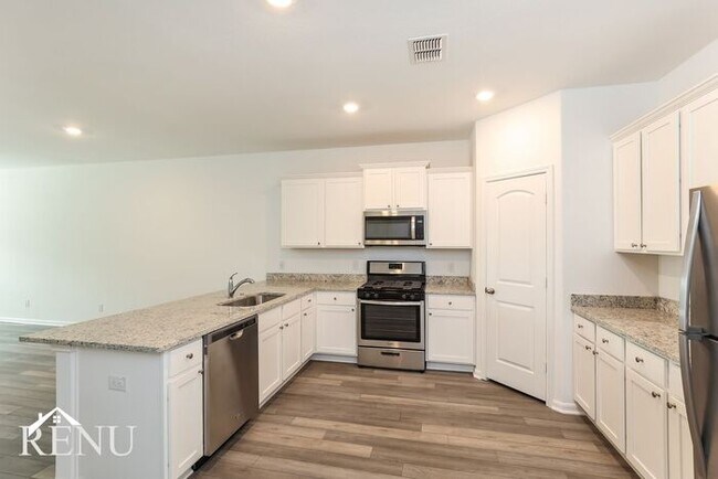 Photo - 2927 Jackson Smt