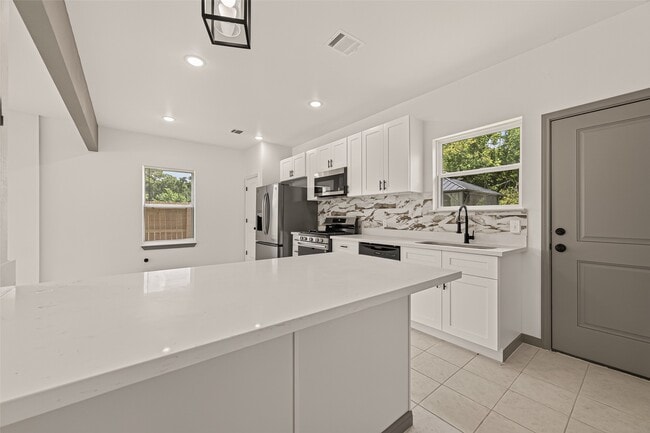 Photo - 8306 Tidwell Rd