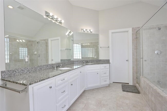 Photo - 3614 Main Plaza Dr
