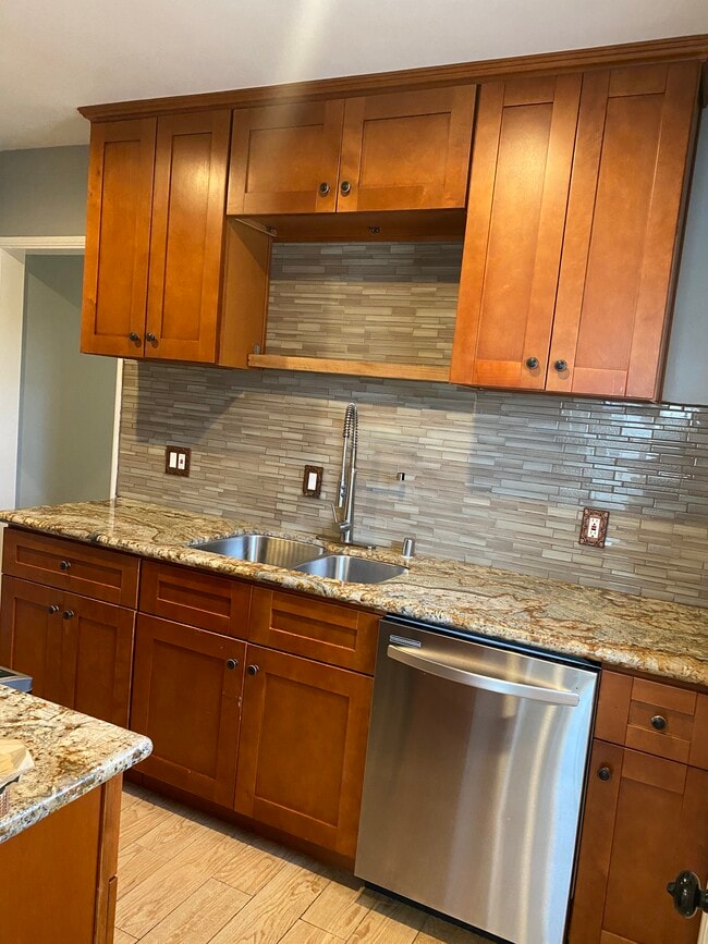 Photo - 6018 S Fairfax Ave Unit 6018