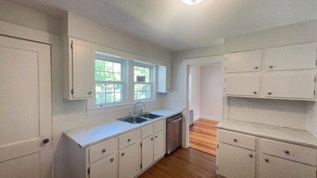 Photo - 50-52 Roosevelt Street Unidad 52