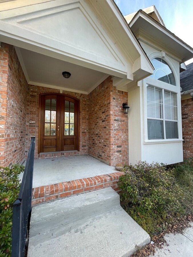 3 BEDROOM HOUSE! - 3 BEDROOM HOUSE!