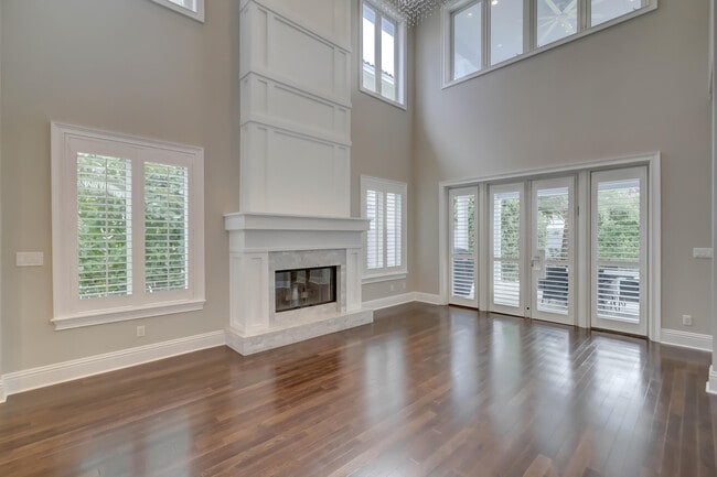 Photo - 425 NE 11th Ave