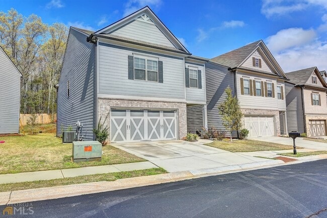 2245 Black Pebble Cir