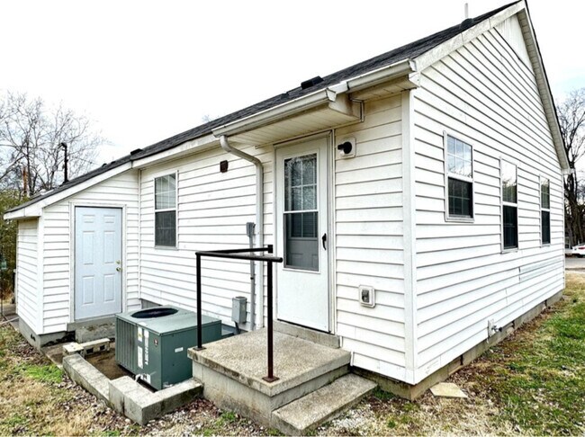 Photo - 106 Darnell Pl Unit 2