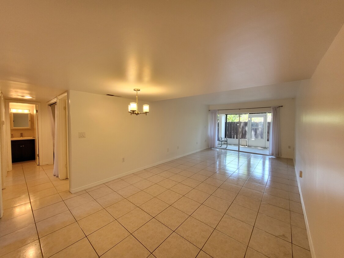 Photo - 760 S Village Dr (St. Petersburg, FL)