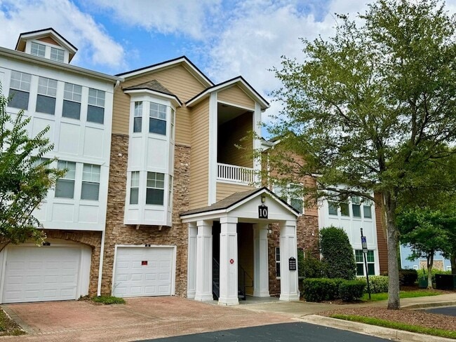 Building Photo - 2801 Chancellorsville Dr Unit 1012