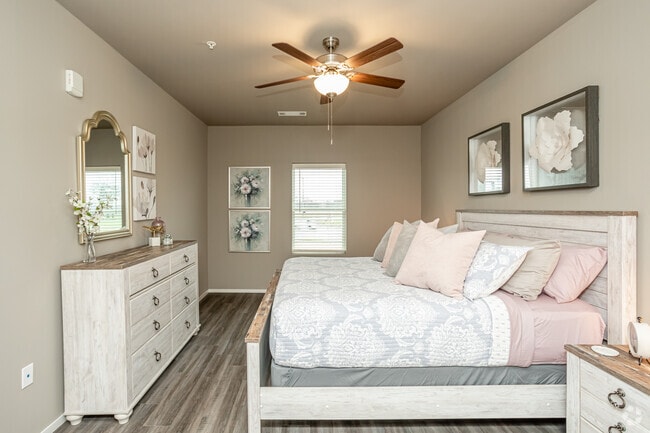Ph1_2BR, 2BA - 1,113 SF