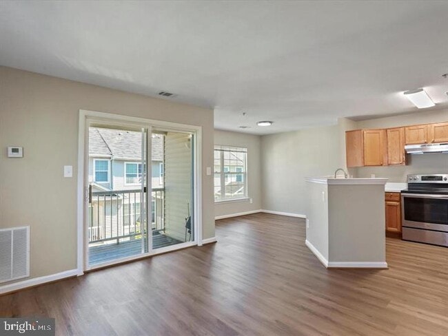 Photo - 11312 King George Dr Unit 4