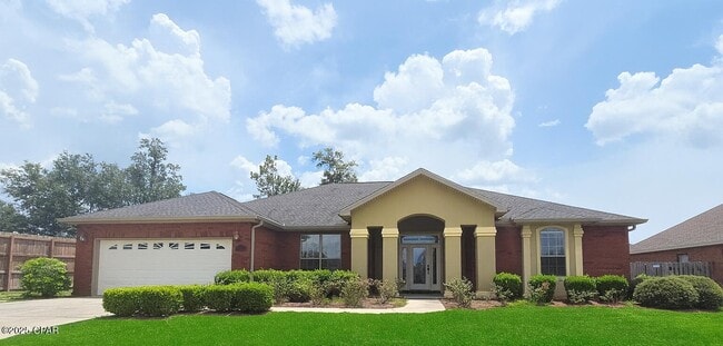 Building Photo - 3401 Hillcrest Dr Rental