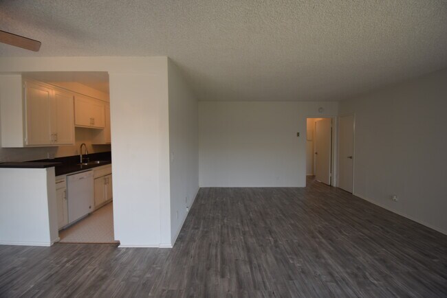 Photo - Woodman Court Apartments