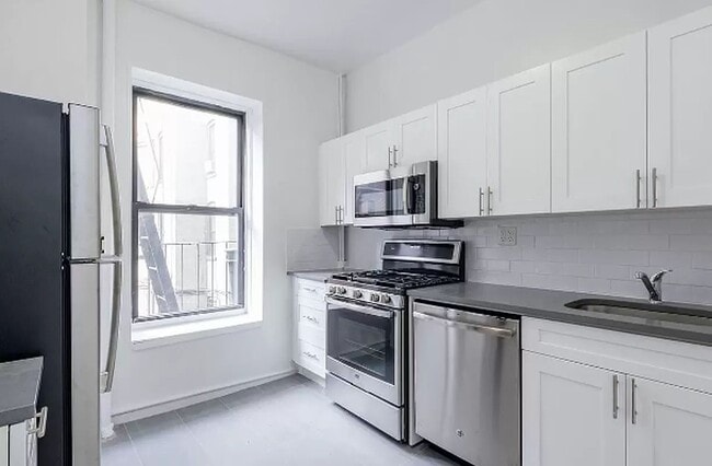 Photo - 6 W 107th St Unit 3C