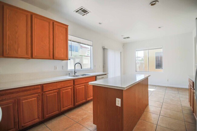 Photo - Cute 5 Bedroom Home with a 3 Car Garage!