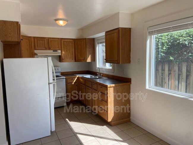 Photo - 11380 SW Greenburg Rd