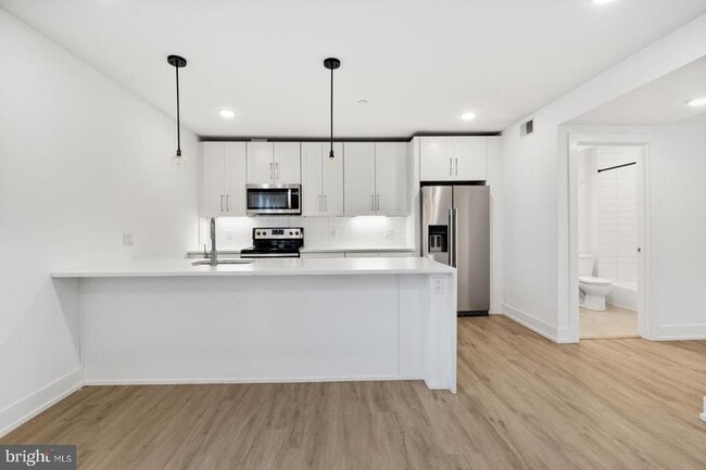 Photo - 1335 N Marston St Unit 302