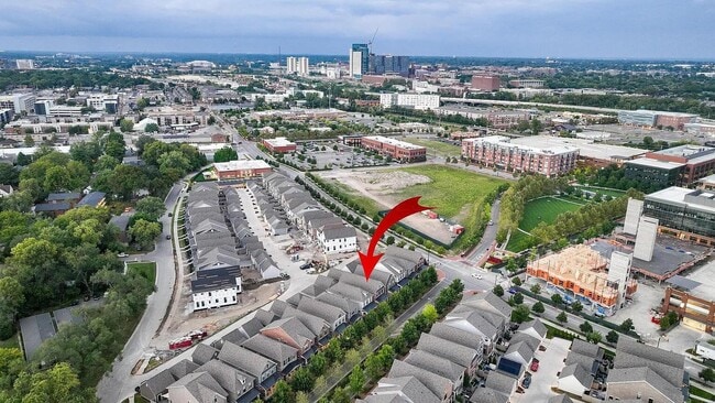 Photo - 936 W 1st Ave