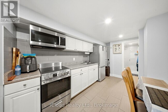 Photo - 1226 Lansdowne Ave