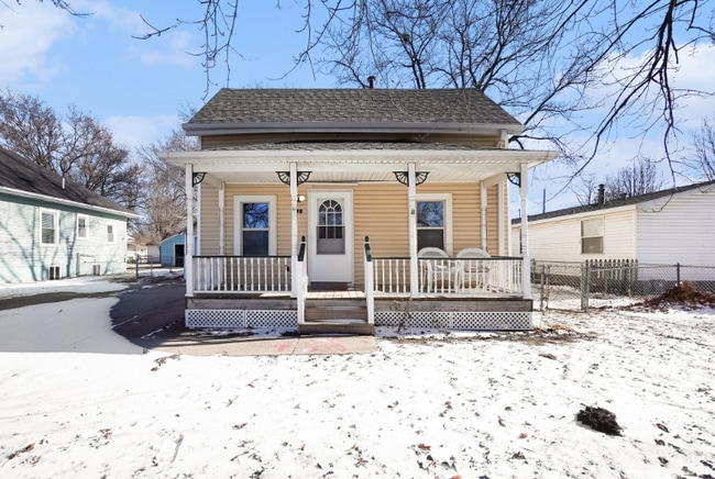 Photo - 92 S Clarkson St