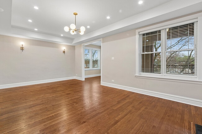 Photo - 4932 N Ridgeway Ave Unit 2