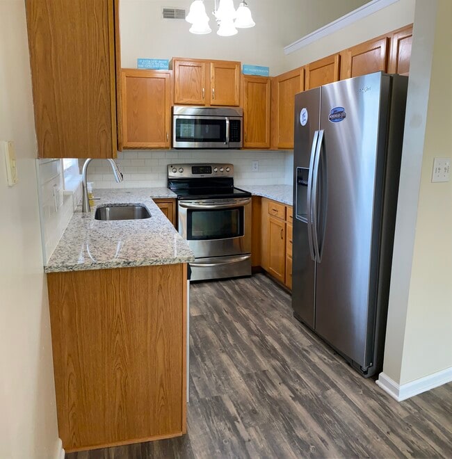 Photo - 2410 Bradford St