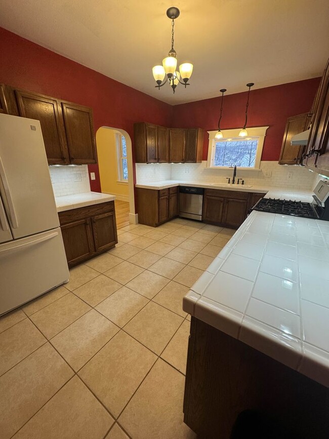 Photo - 3 Bedroom Freshly Renovated Family Home in Houghton