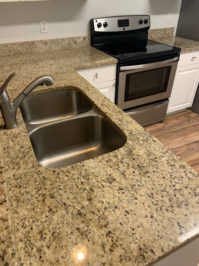 Photo - 38A Lindsay Dr Unit 38 A Lindsay Drive