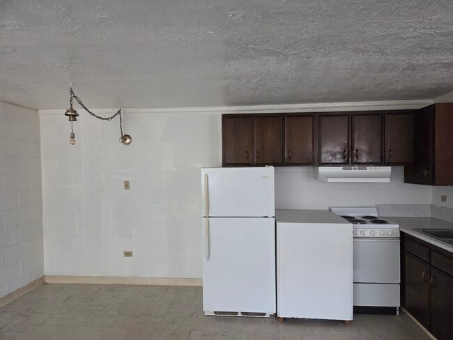 Kitchen and dinning - 1051 S 4th Ave Unit 34