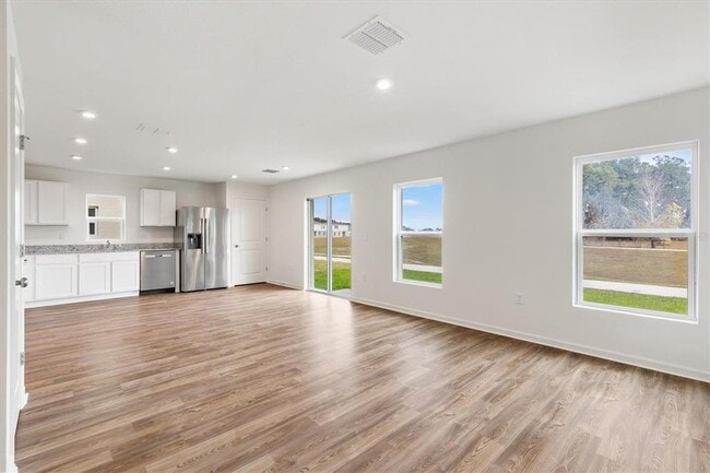 Photo - 1941 Iowa Dr