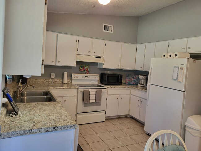 Photo - 4083 Dotham St