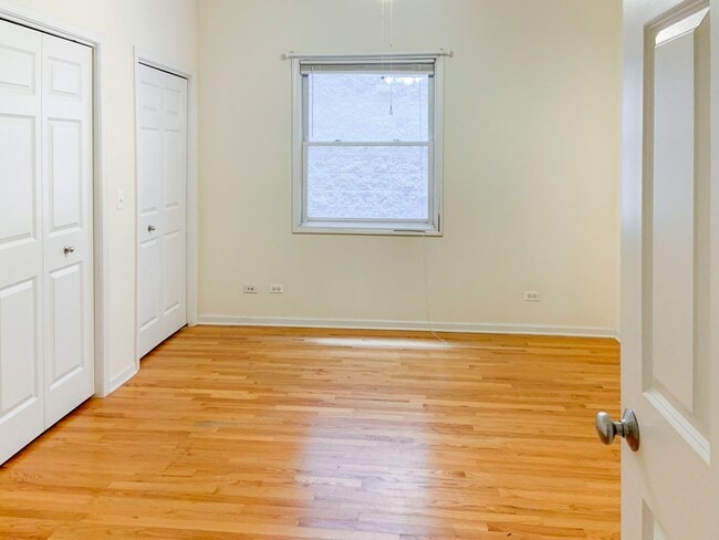 Photo - 2510 N Southport Ave Unit 2510-2