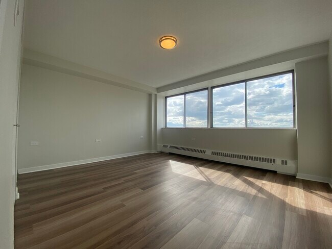 Photo - 5501 Adalbert