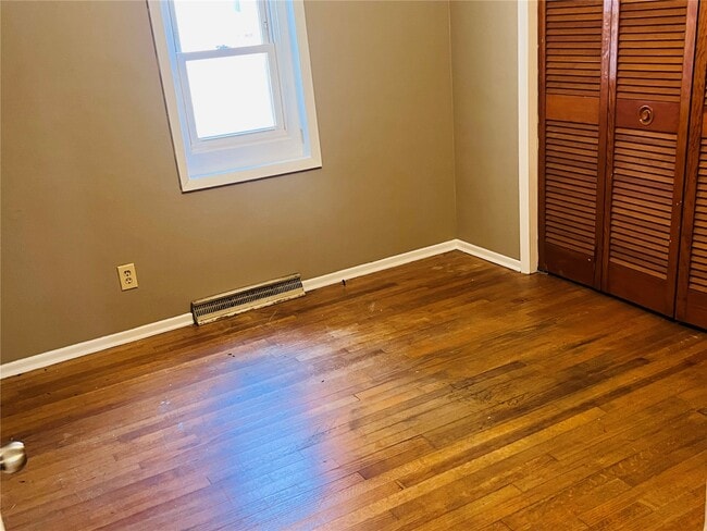 Photo - 940 W Delmar Ave