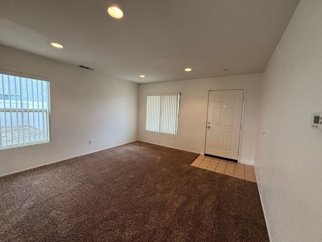 Photo - Spacious 3 Bedroom Home in Victorville