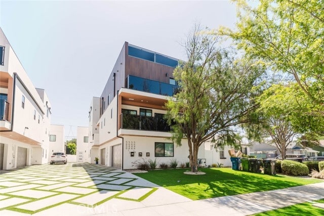 Building Photo - 5648 Cartwright Ave