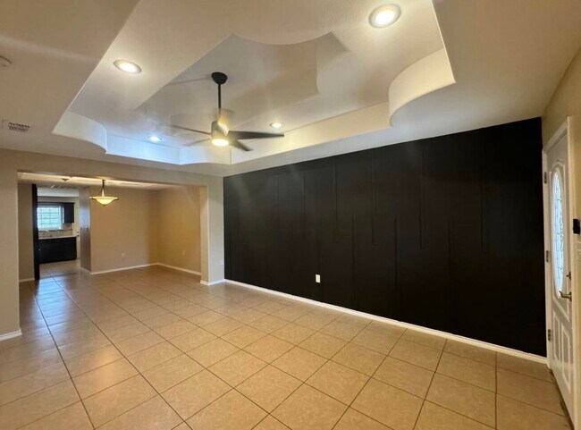 Photo - 1110 W Gardenia Ave Unit Gardenia