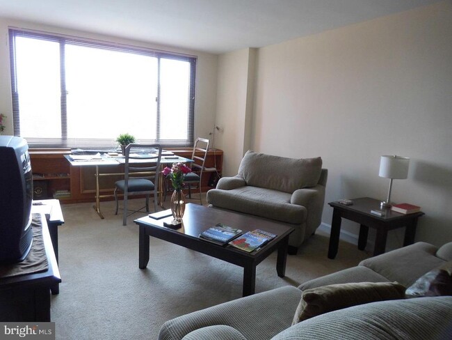 Photo - 1011 Arlington Blvd Unit 1032