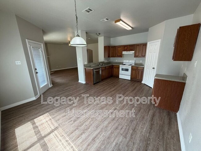 113 Palomino Dr