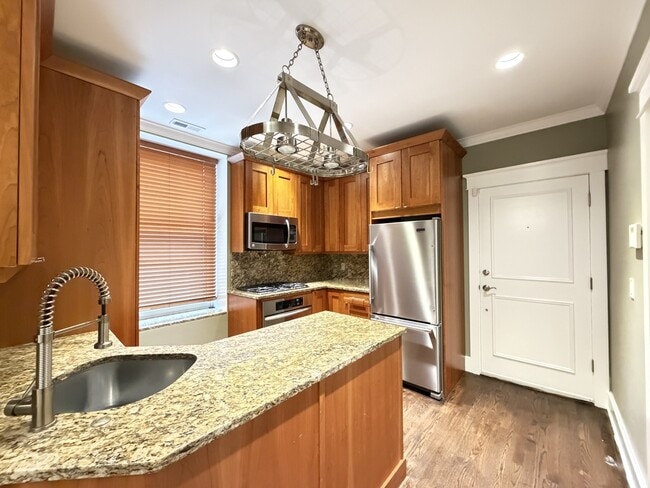 Photo - 3627 N Bosworth Ave Unit J06P