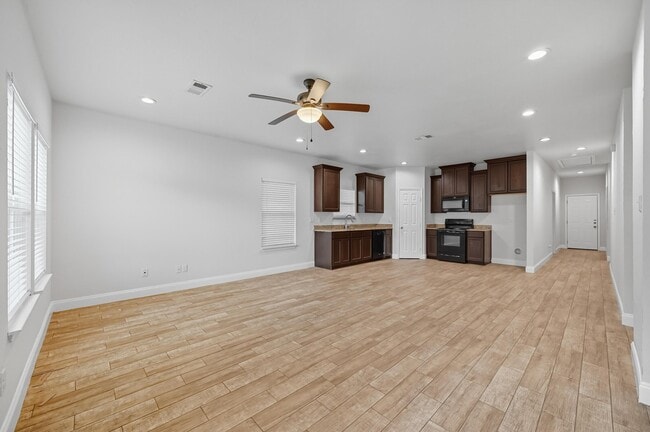 Photo - 3410 Eutopia St