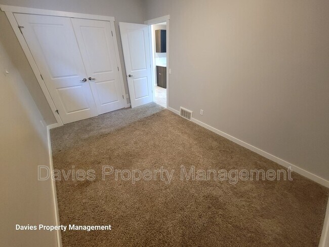 Photo - 5606 Greenough Cape NW