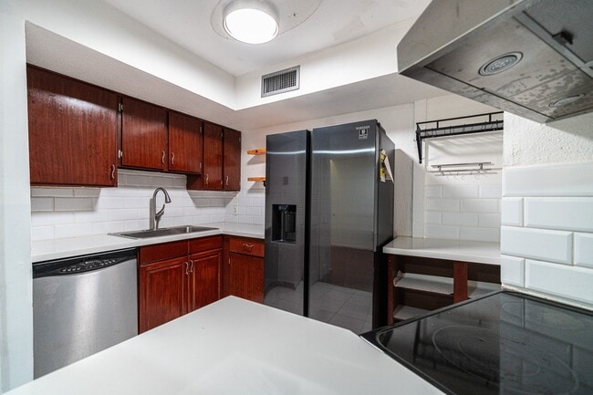 Photo - 10811 Richmond Ave Unit 39