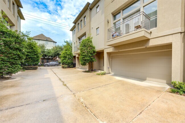 Photo - 5109 Larkin St Unit B