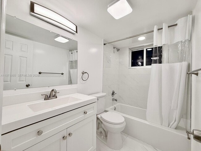 Photo - 2101 NE 51st St Unidad 8