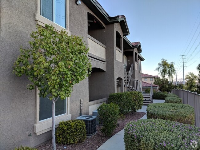 Building Photo - 3504 Desert Cliff St Rental