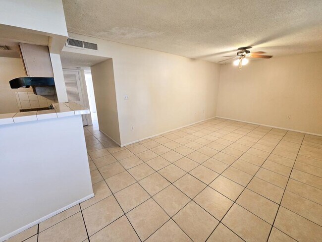 Photo - 1440 Holden Ave